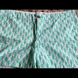 Size 14 women’s Old Navy shorts
